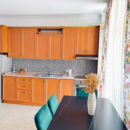 Top Central Apartment Tirana Bagian luar foto