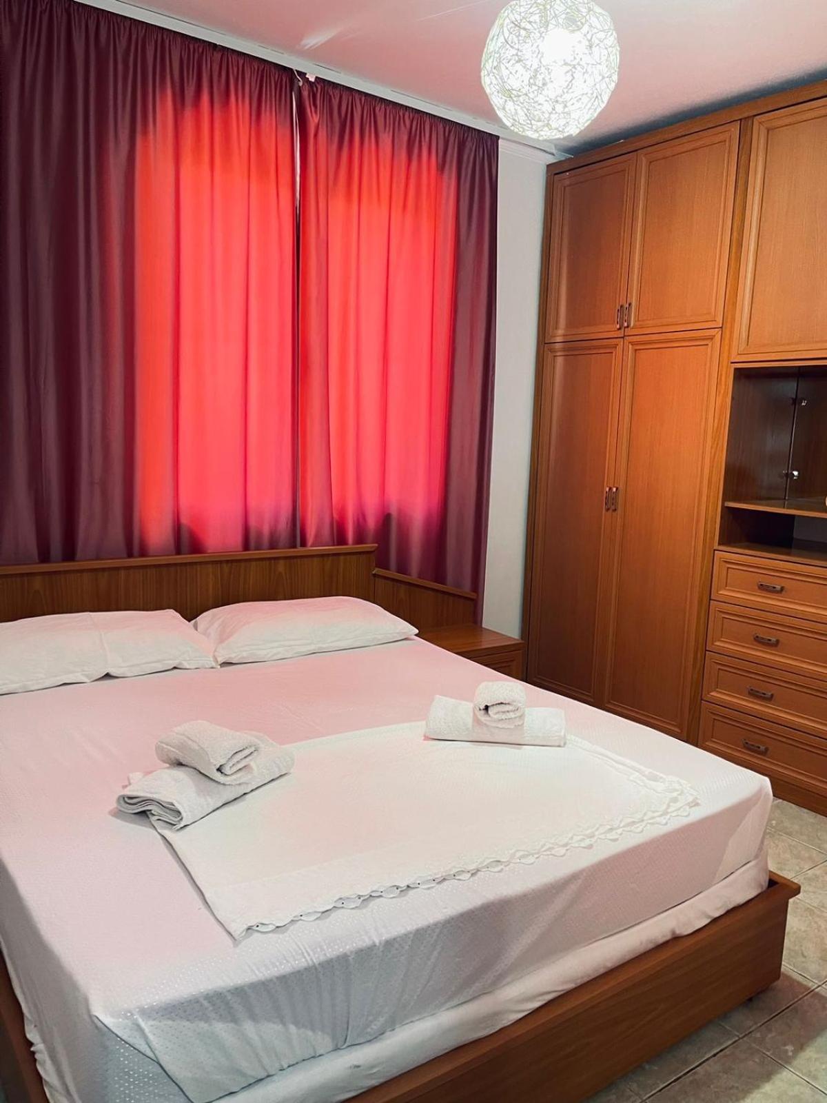 Top Central Apartment Tirana Bagian luar foto